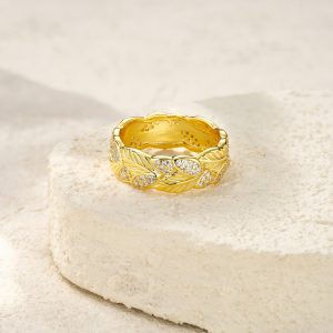 Luxurious Minimalist Jewelry Set