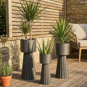 Stylish 3-Piece Metal Plant Set